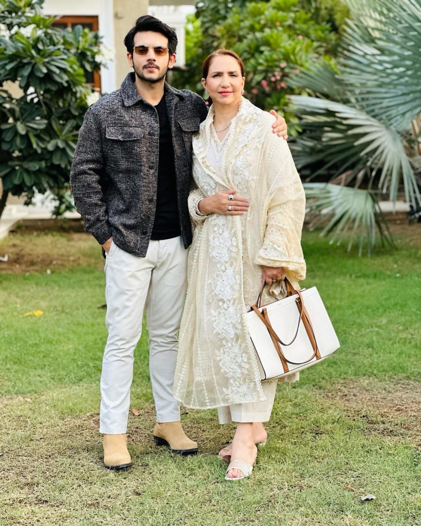 Namak Haram Actor Sajawal Khan Pictures With Celebrity Parents