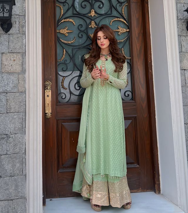 Jannat Mirza Gorgeous Eid Photoshoot Reviewit pk