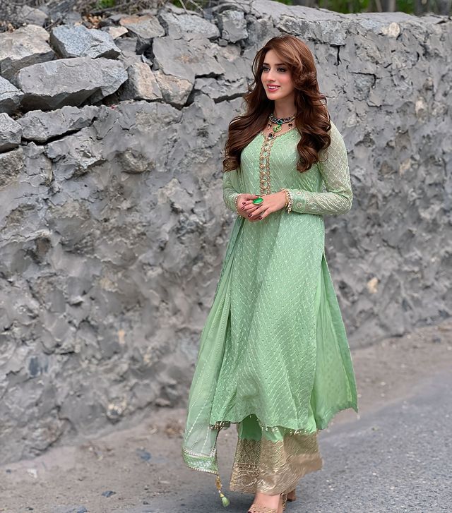 Jannat Mirza Gorgeous Eid Photoshoot Reviewit pk