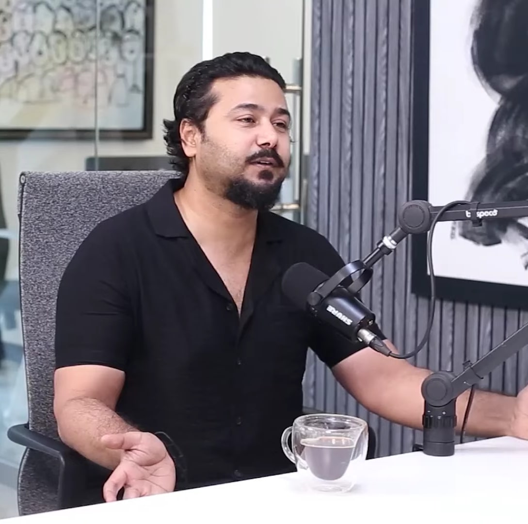 Ali Abbas Wants Social Media Restrictions In Pakistan | Reviewit.pk