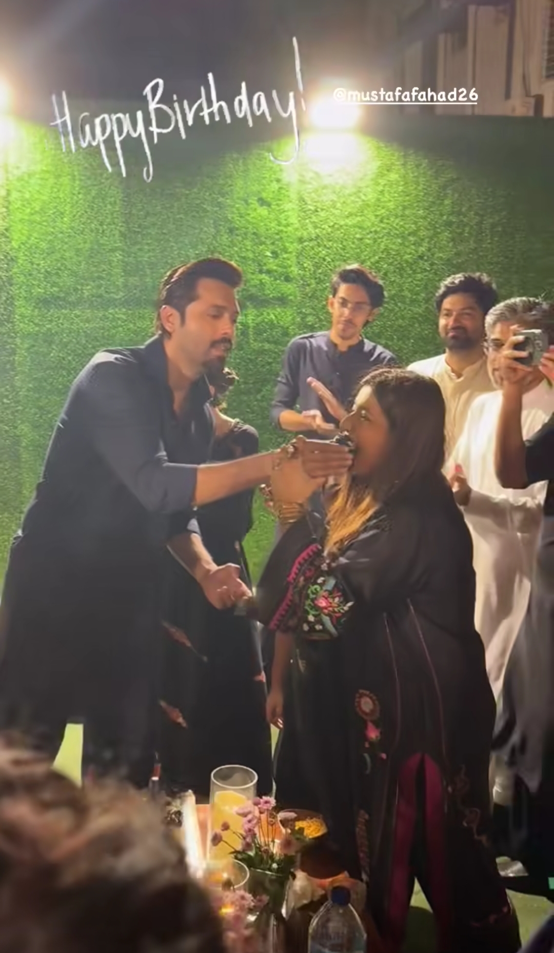 Inside Fahad Mustafa’s Star Studded Birthday Dinner | Reviewit.pk