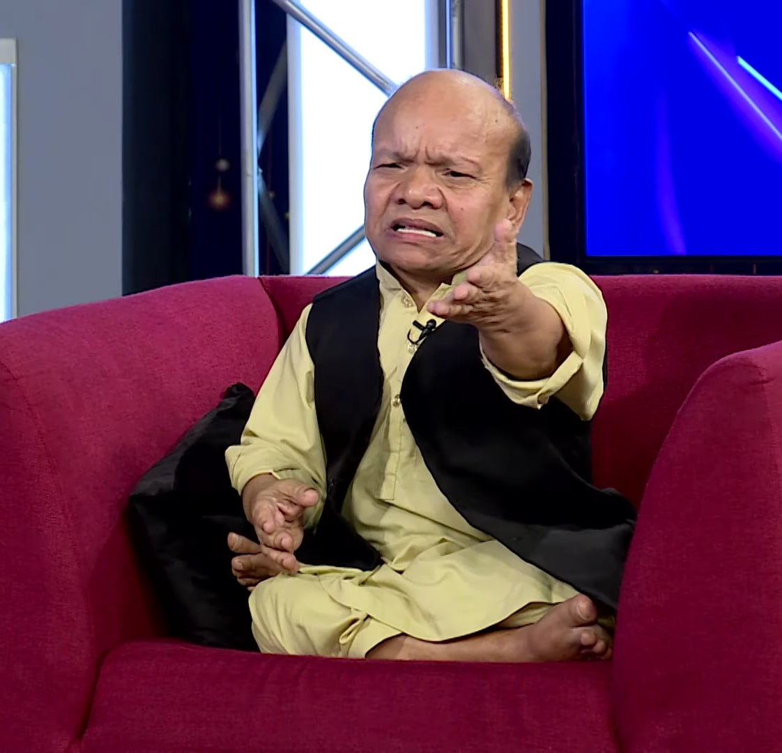 Javed Kodu Shares The Pain He Faced Due To Dwarfism | Reviewit.pk