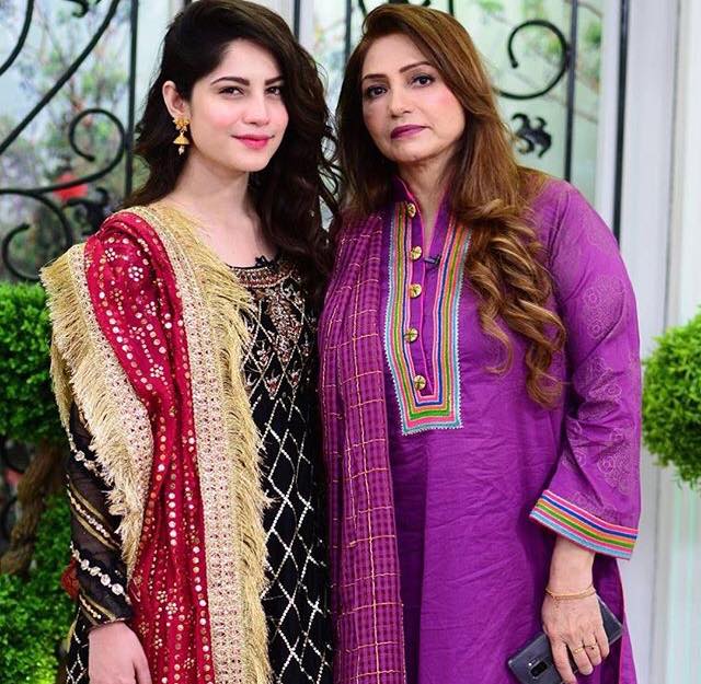 Neelam Muneer's Mother's Struggles As A Single Mom