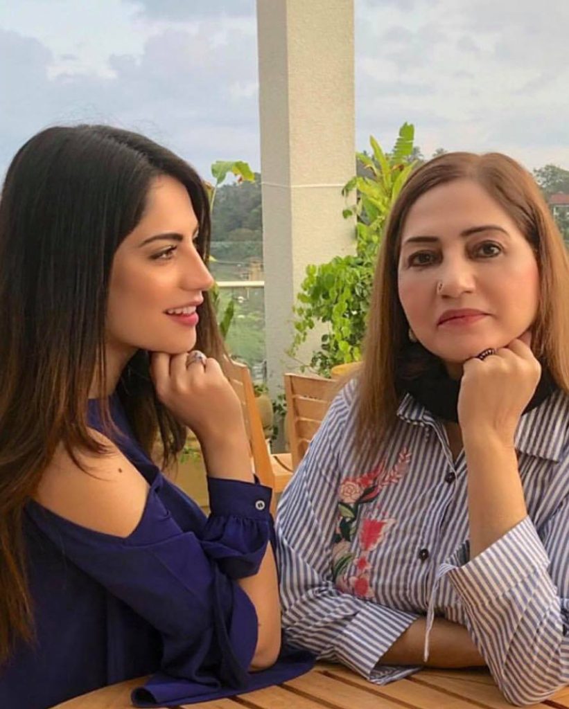 Neelam Muneer's Mother's Struggles As A Single Mom