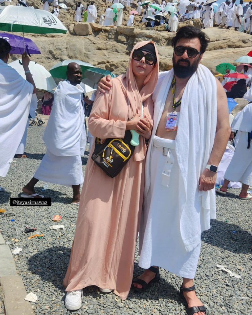 Nida & Yasir Reveal Contents Of Their Grand Hajj Gift Boxes