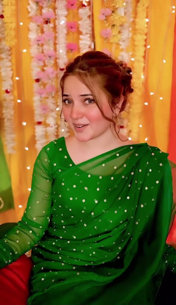 Tiktoker Rabeeca Khan Performance on Mehndi Laga Kay Rakhna Song