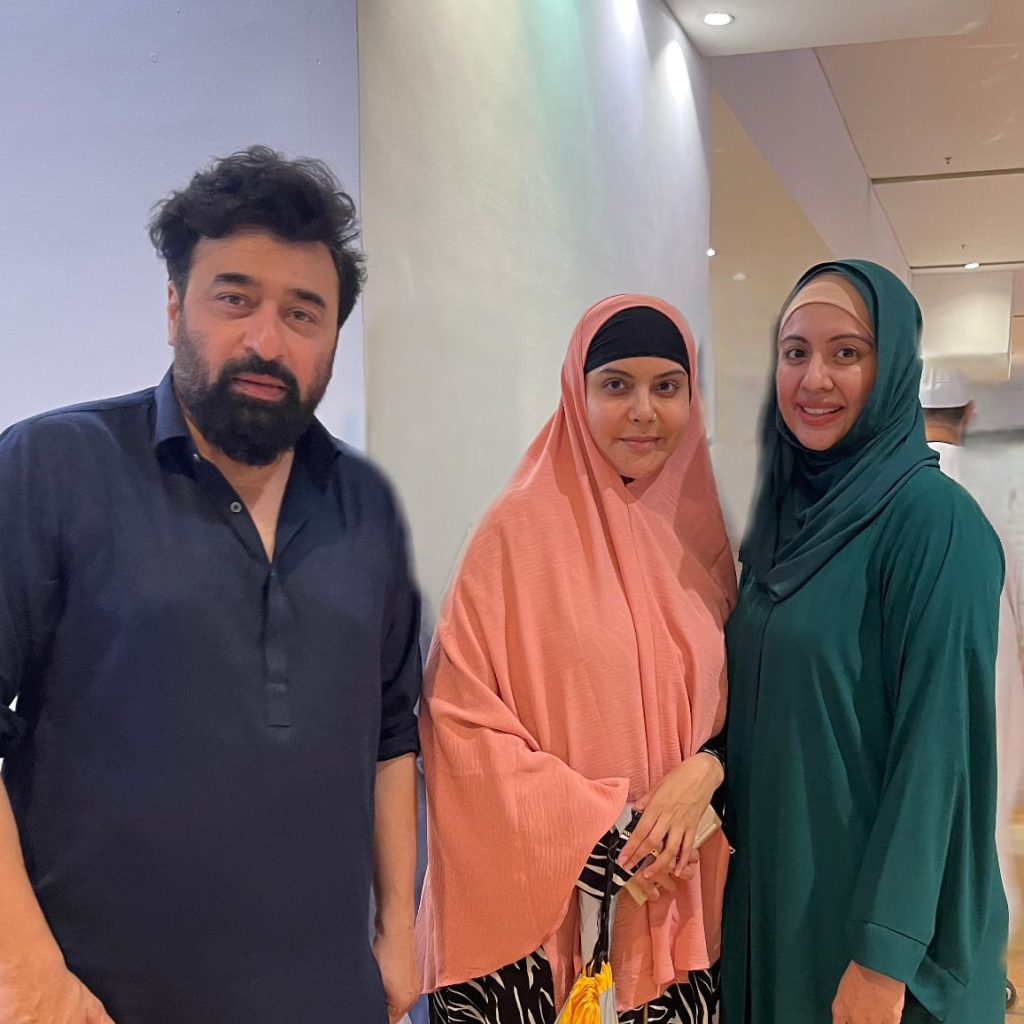 Pakistani Celebrities Performing Hajj 2024