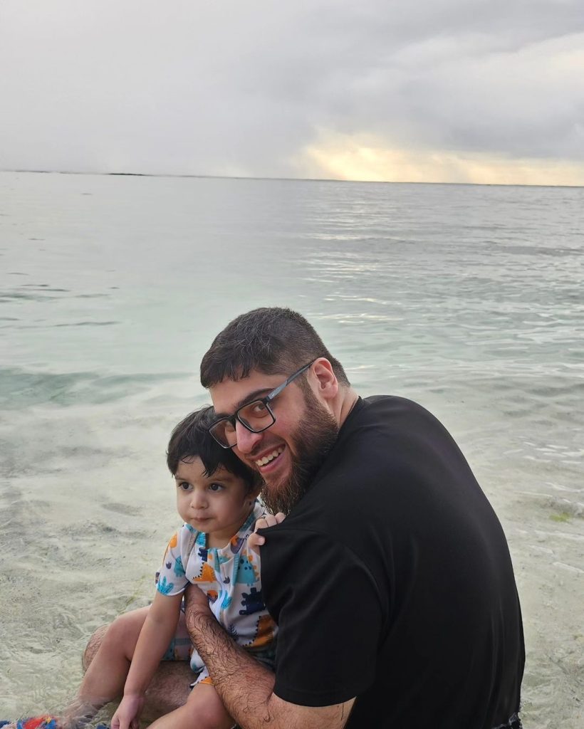 Srha Asgr's Beautiful Vacation In Mauritius With Husband & Son