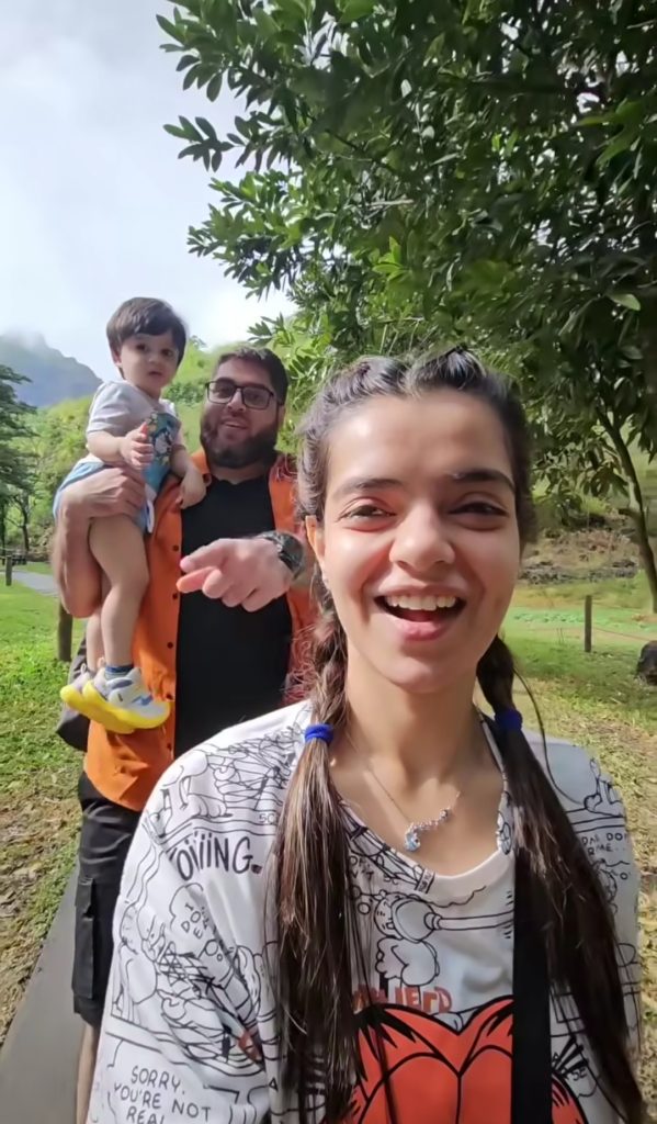 Srha Asgr's Beautiful Vacation In Mauritius With Husband & Son