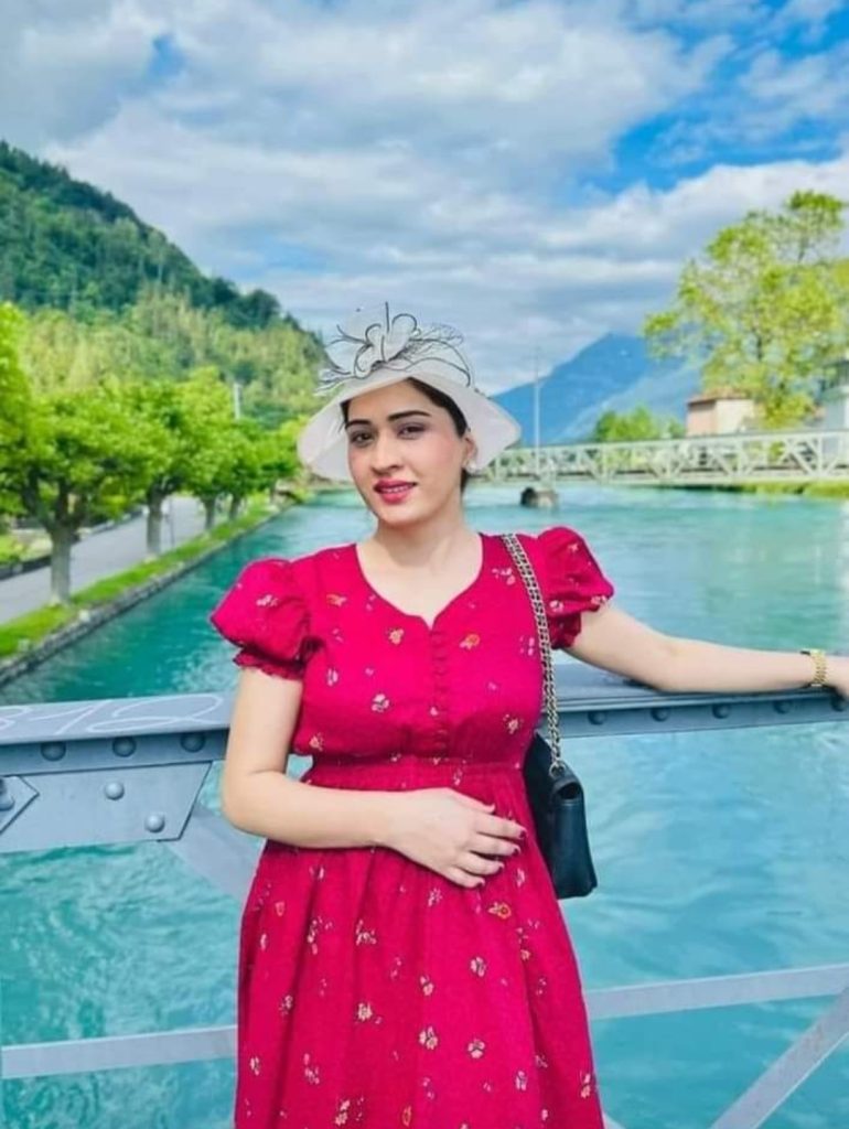 Aroosa Khan & Iqrar Ul Hassan New Pictures From their Europe Vacation