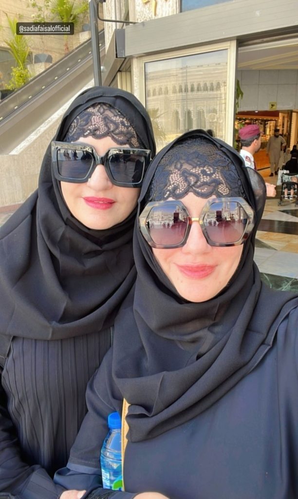Saba Faisal Shares Pictures from Makkah after Performing Umrah