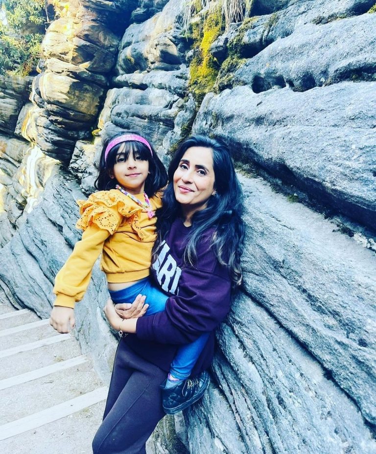 Sabreen Hisbani Gears Up for TV Comeback - Details | Reviewit.pk