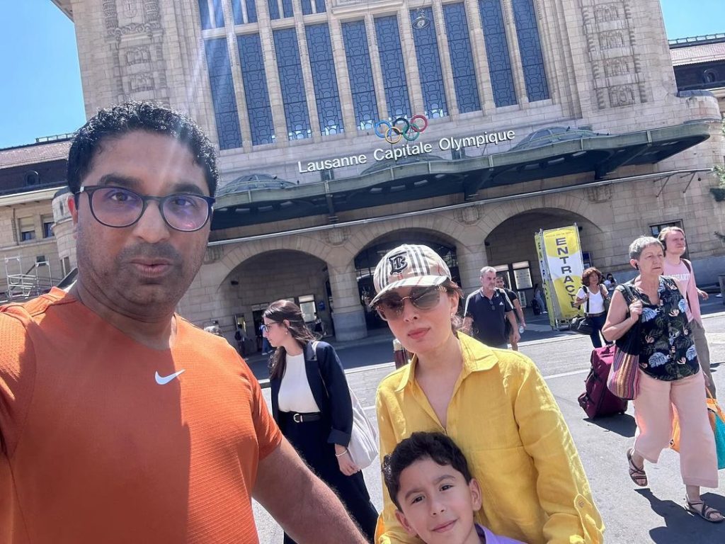 Sharmila Faruqui With Family In Switzerland