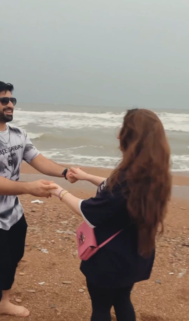 Aiman Khan & Muneeb Butt's Dance Video from Beach