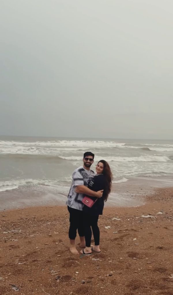 Aiman Khan & Muneeb Butt's Dance Video from Beach