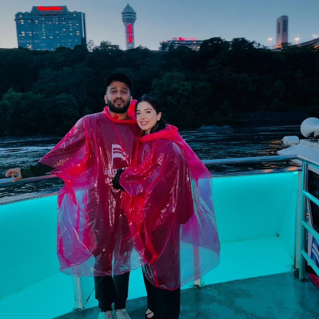 Aishah Razik Arisha Razi Shares Clicks with Husband from Niagara Falls, Canada ...