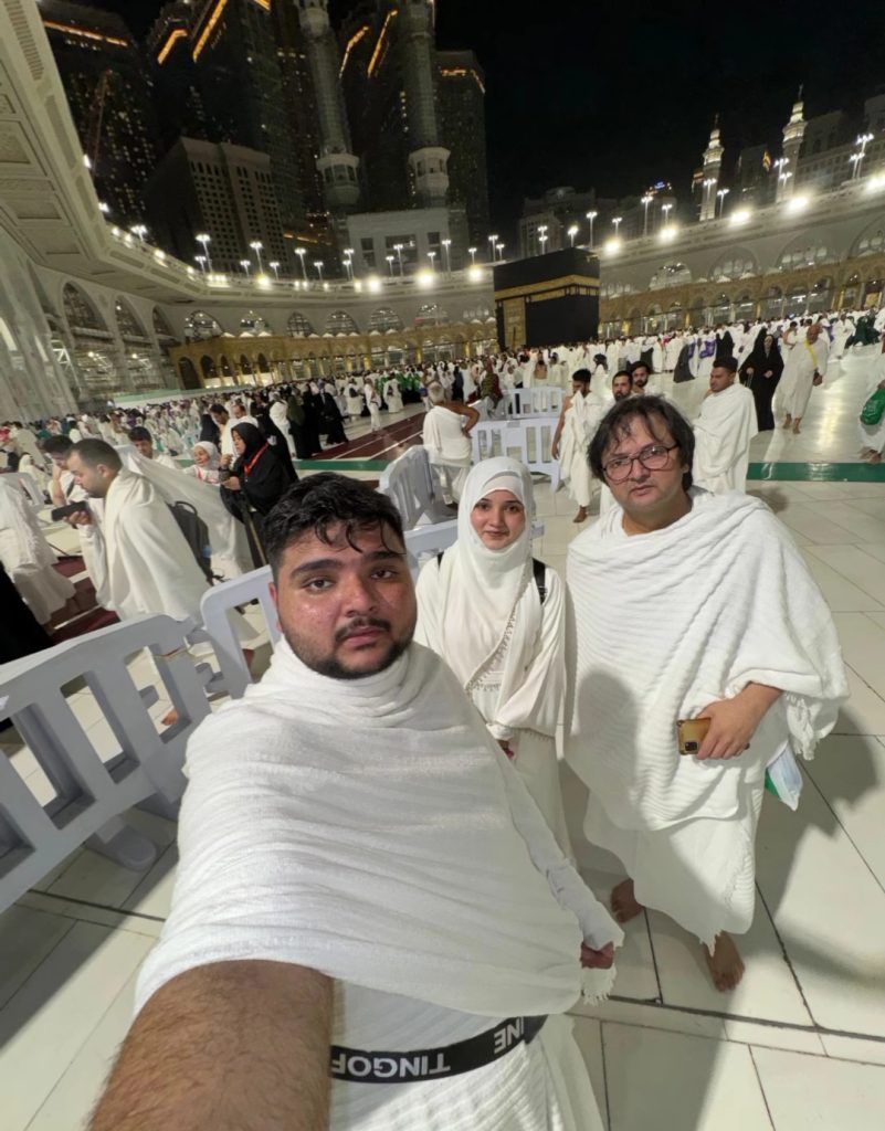 Rabeeca Khan Umrah Pictures with Family