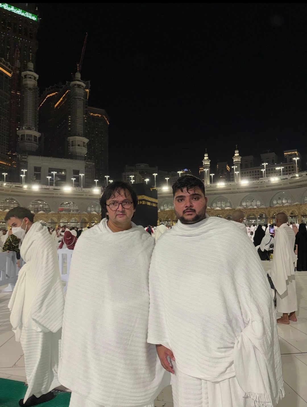 Rabeeca Khan Umrah Pictures with Family | Reviewit.pk