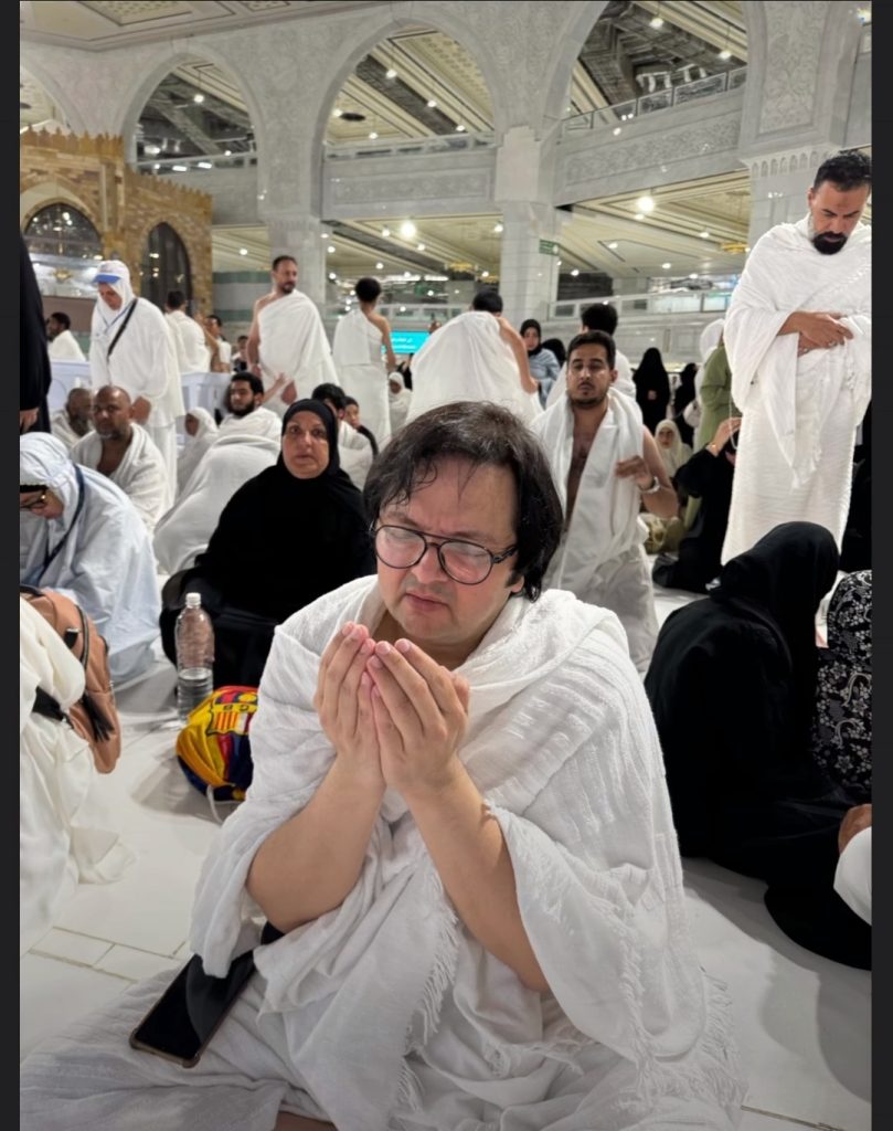 Rabeeca Khan Umrah Pictures with Family