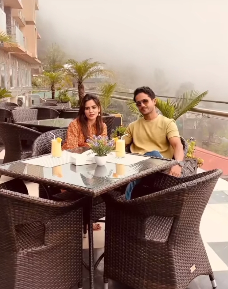 Rabya Kulsoom Beautiful Pictures with Husband From Murree & Ayubia