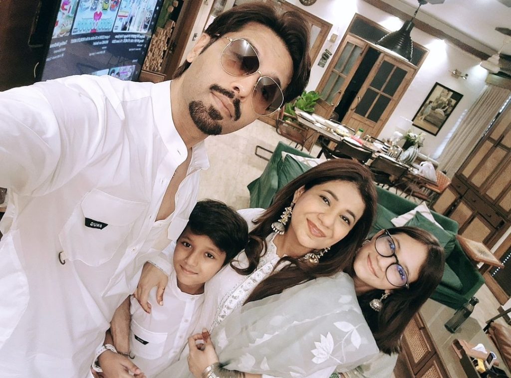 Fahad Mustafa New Clicks with Kids & Wife from Italy Vacation