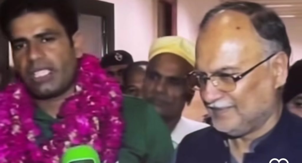 Arshad Nadeem Receives Warm Welcome At Lahore Airport