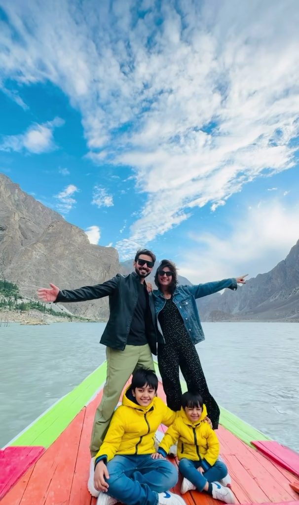 Bilal Qureshi & Uroosa Qureshi's Adorable Romantic Pictures from Attabad Lake