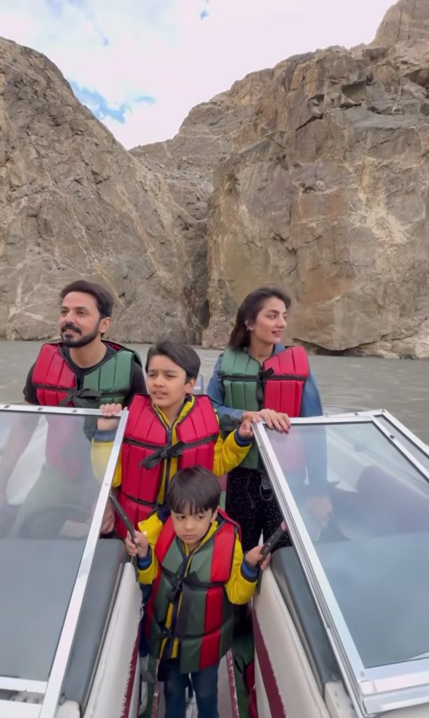 Bilal Qureshi & Uroosa Qureshi's Adorable Romantic Pictures from Attabad Lake