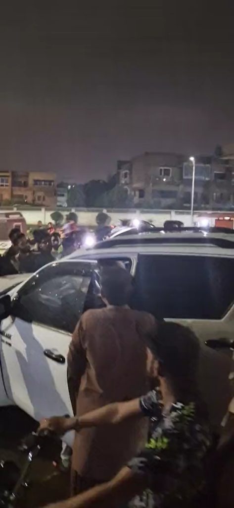 Mob Surrounds Angeline Malik After A Car Accident In Karachi