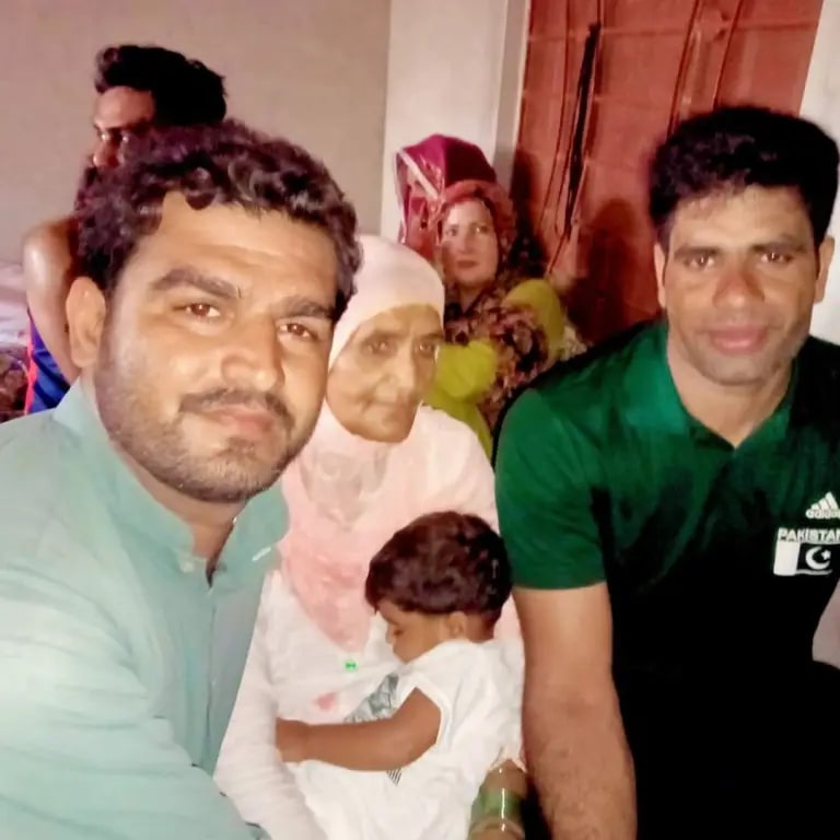 Olympic Champion Arshad Nadeem's Beautiful Family Pictures