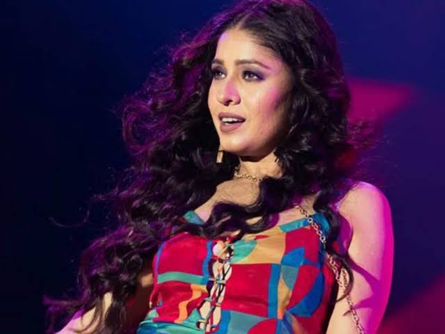 Bollywood's Sunidhi Chauhan Lauds Pakistani Music and Artists