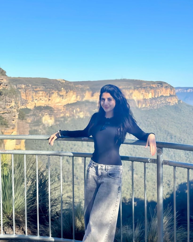 Mawra Hocane Enjoys Vacations With Family In Australia