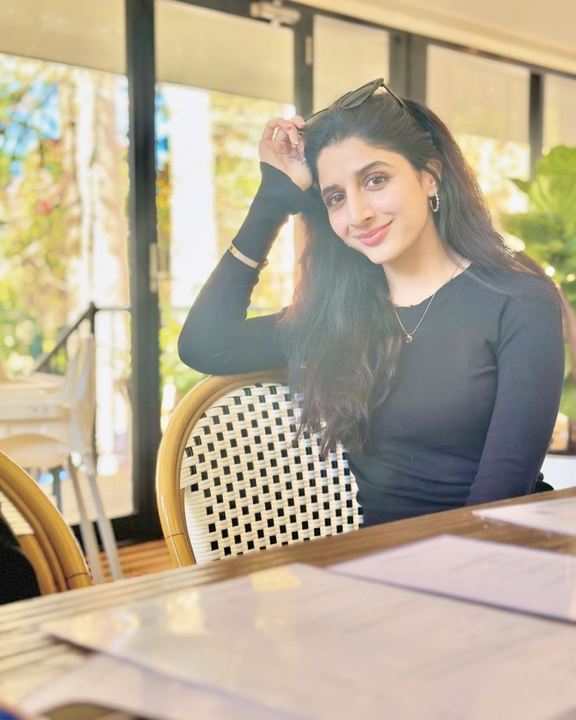 Mawra Hocane Enjoys Vacations With Family In Australia