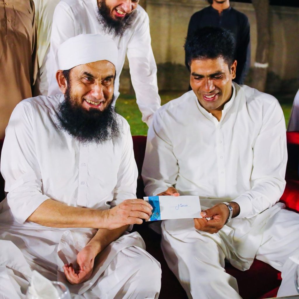 Arshad Nadeem's Heartwarming Interaction With Maulana Tariq Jamil