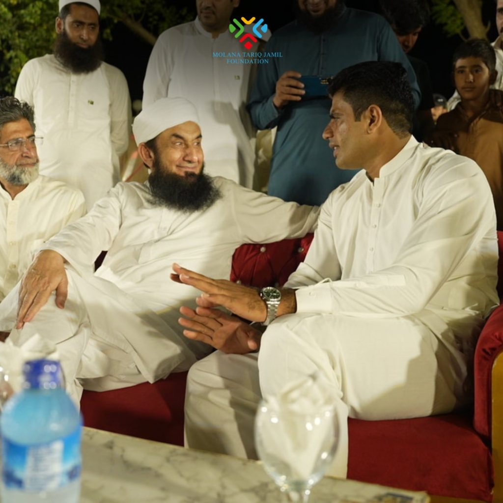 Arshad Nadeem's Heartwarming Interaction With Maulana Tariq Jamil