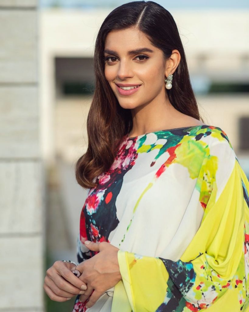 Public Criticizes Sanam Saeed On Calling Barzakh's Feedback Positive