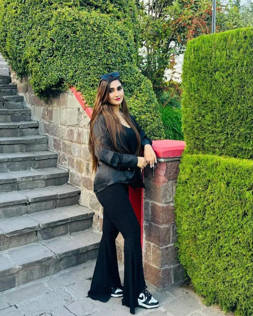 Hassan Ali's Gorgeous Family Clicks from Murree