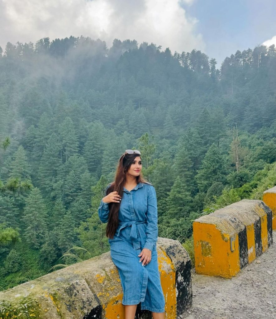 Hassan Ali's Gorgeous Family Clicks from Murree