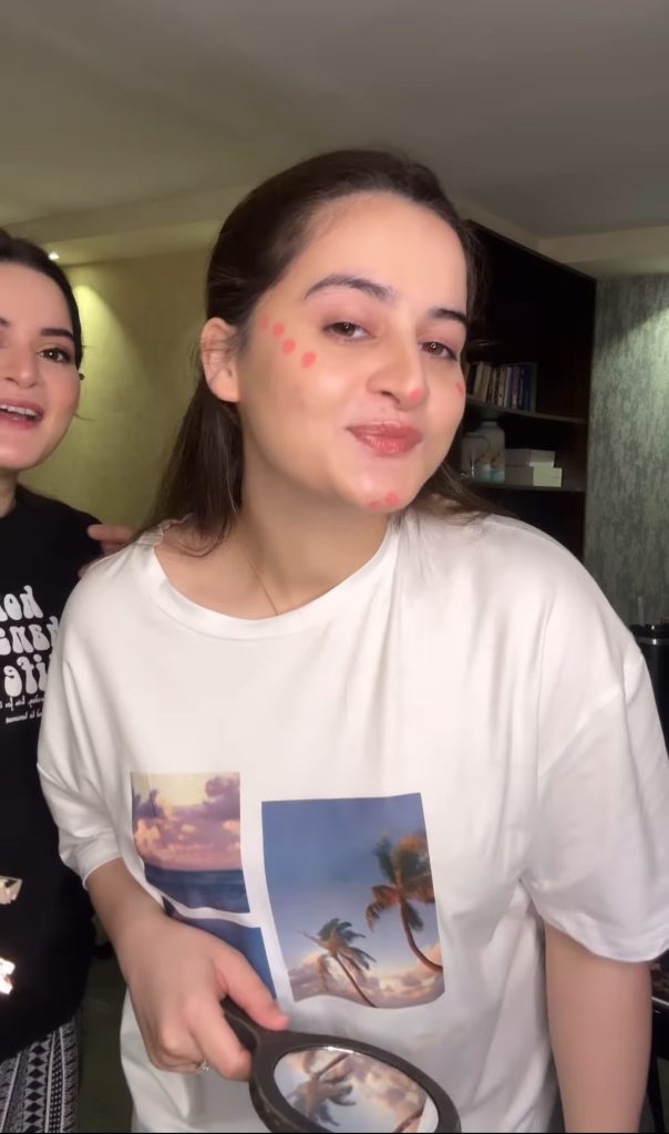 Aiman Khan & Minal Khan Share Easy Make Up Tutorial