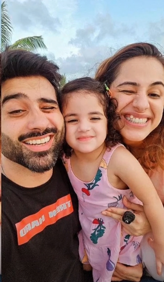 Faizan Sheikh's Adorable Family Pictures