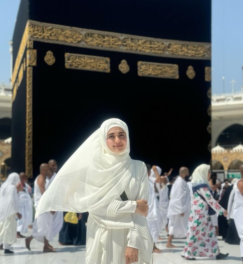 Actress Sumbul Iqbal Umrah Pictures