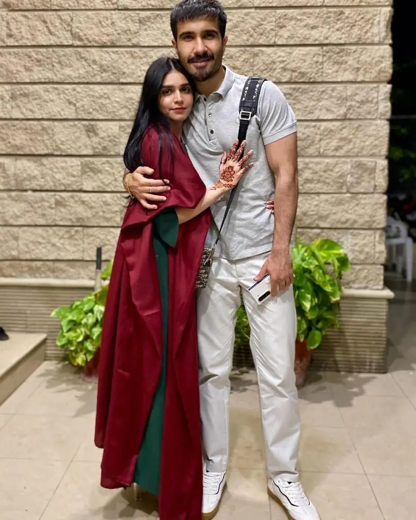 Controversy Erupts Over Feroze Khan's New Family Pictures