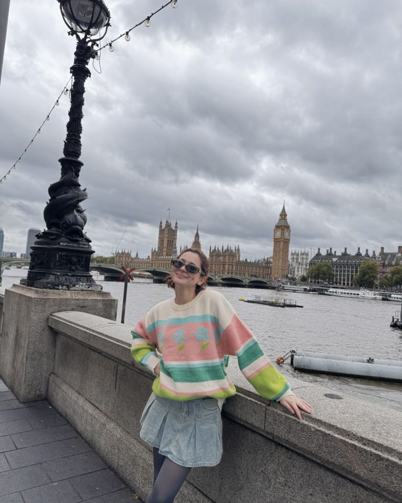 Hania Aamir Stunning Pictures from London