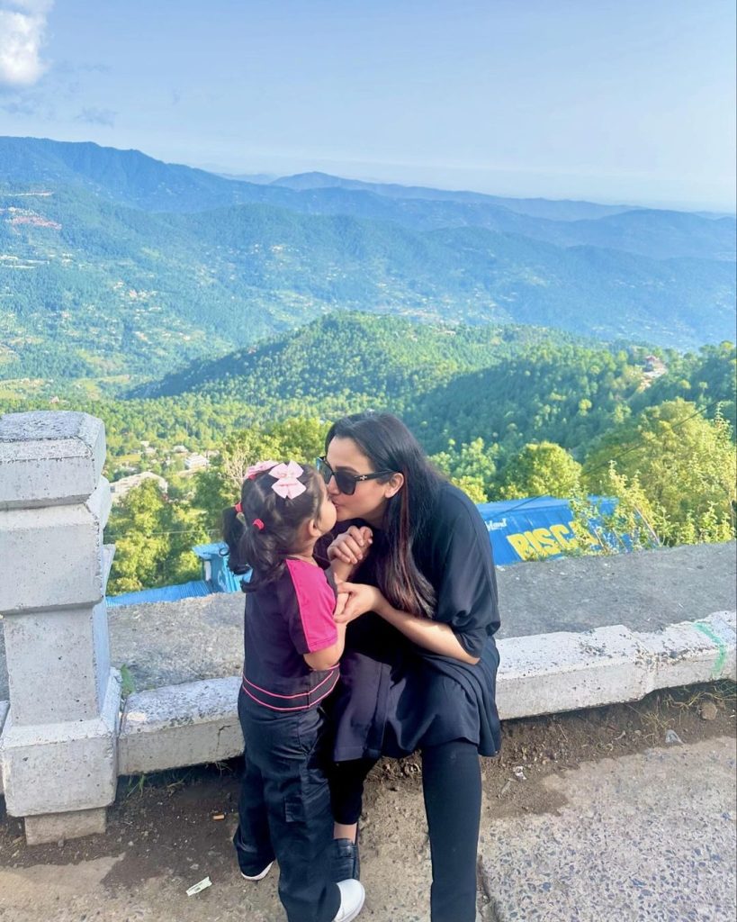 Kiran Tabeir Cute Pictures With Daughter from Murree