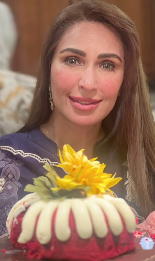 Reema Khan's Adorable New Pictures with Husband & Friends