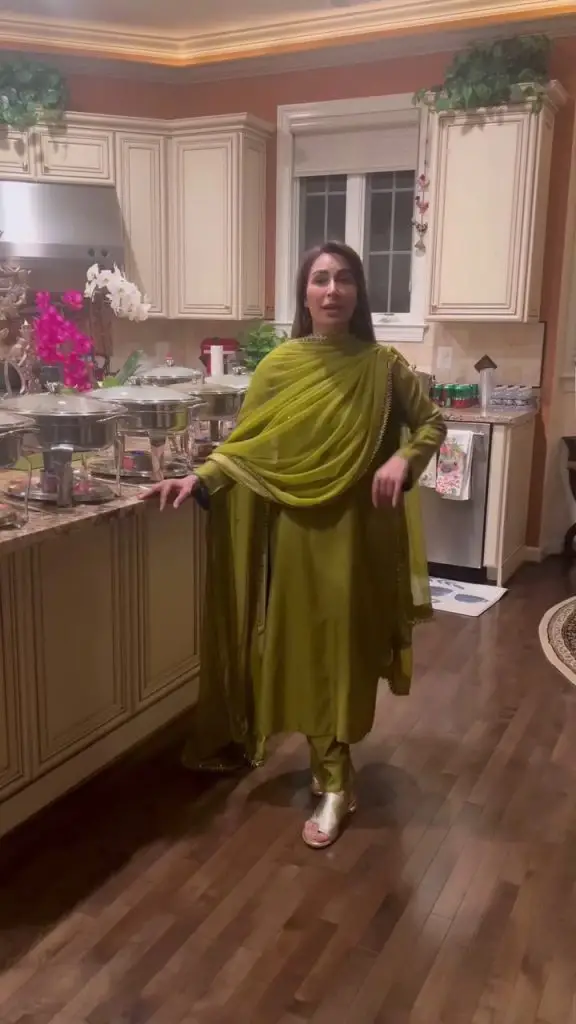 Reema Khan's Display Of Cooking Questioned