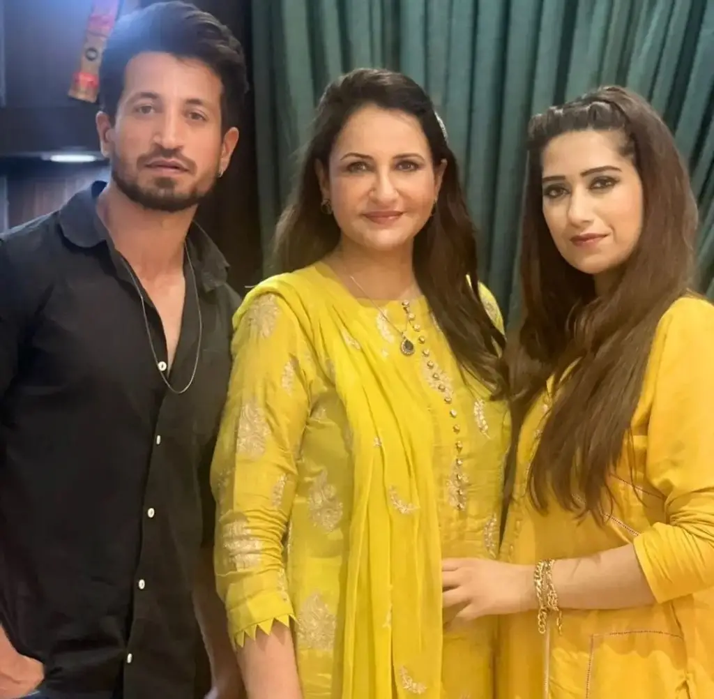 Saba Faisal on Expectations from Eldest Son after His Marriage