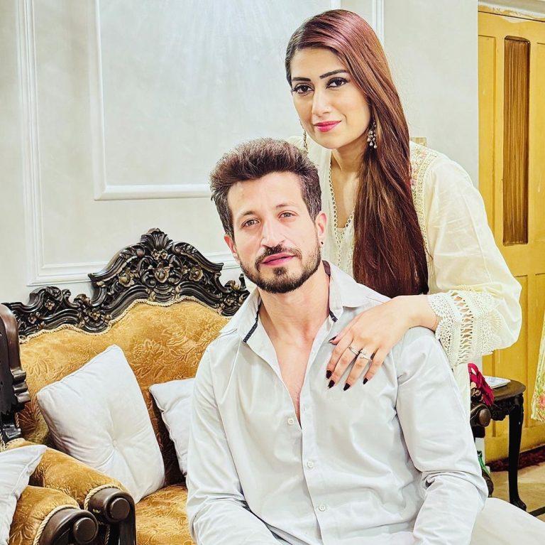 Saba Faisal Celebrates Daughter in Law Neha's Birthday | Reviewit.pk