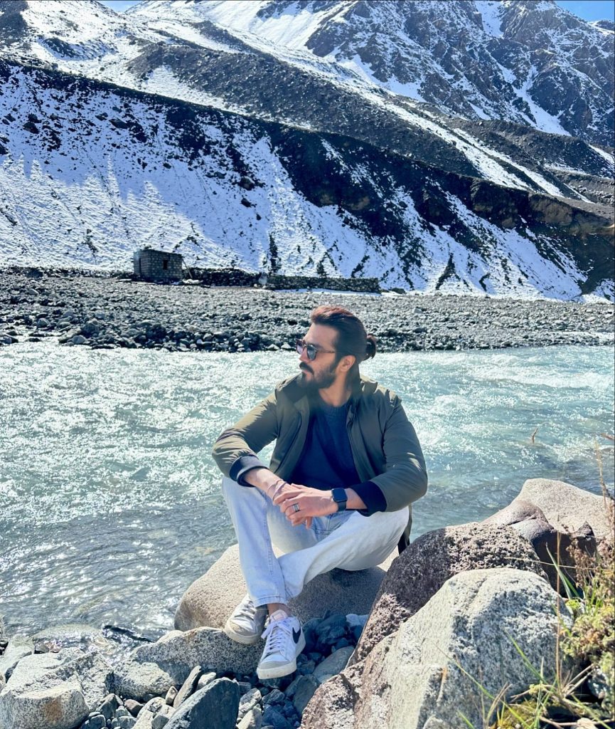 Shahzad Sheikh With Wife Hina Mir In Hunza Valley