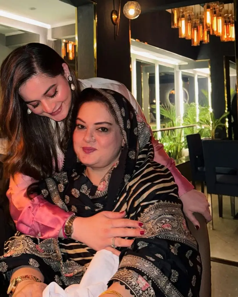 Aiman Khan Celebrates Her Birthday with Family